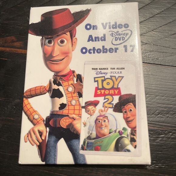 Vtg Lot of 5 Employee Drop When You Shop Walmart Film Disney 007 Movie Pin Badge - Picture 3 of 6